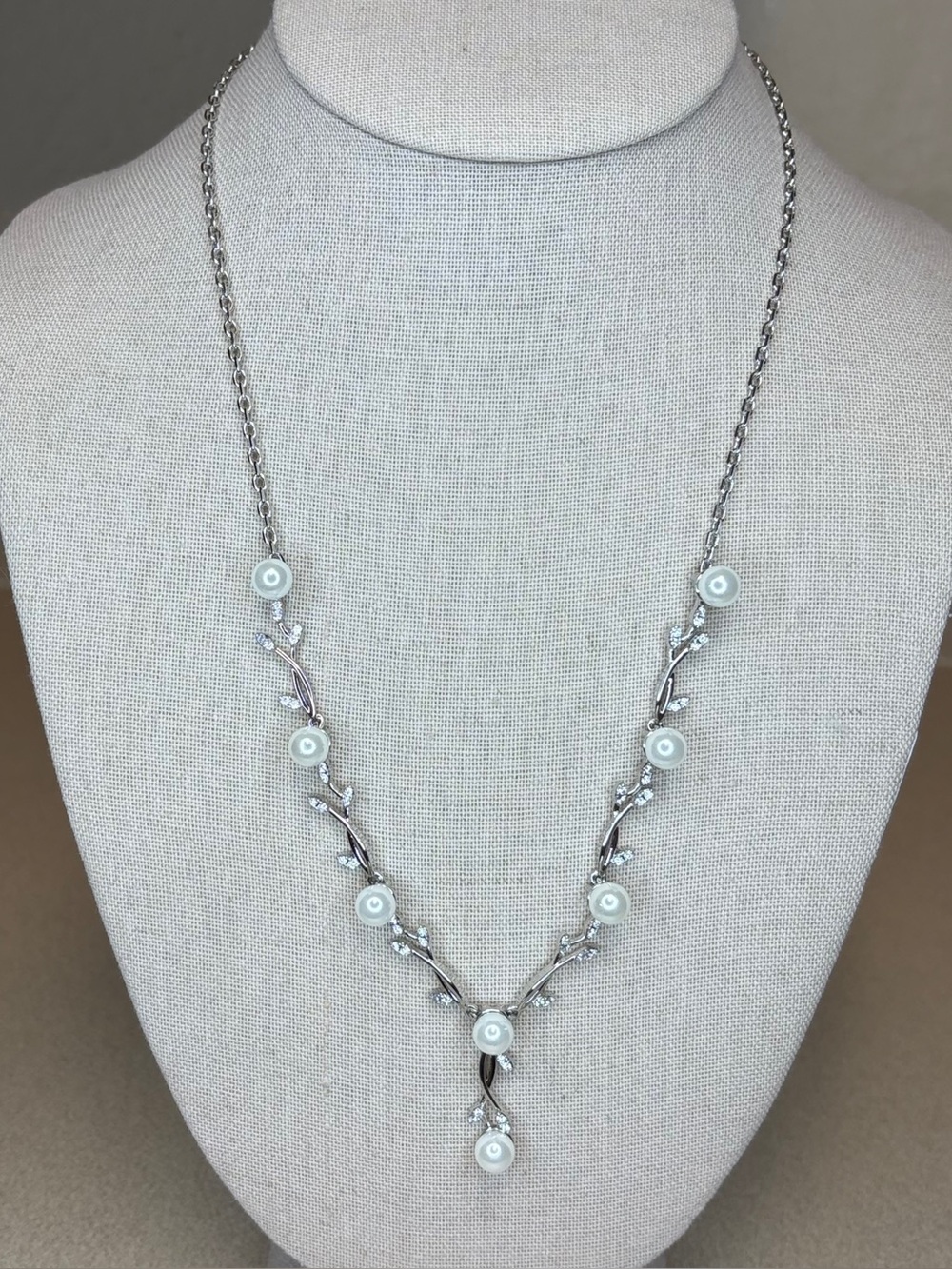 Delicate Silver Tone Faux Pearl & Rhinestone Vine Y Drop Necklace